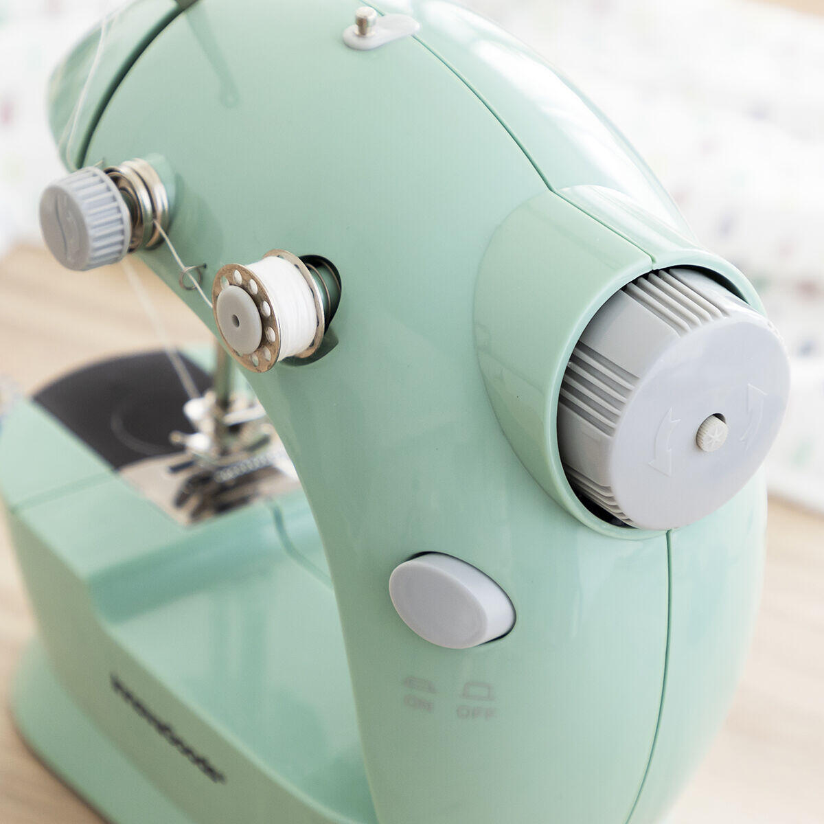 Sewny™ Mini Máquina de Coser Portátil